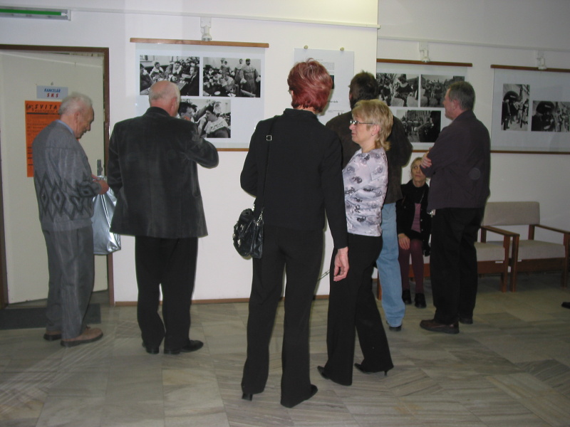 Výstava fotografií Masopustu - Báča 1. 4. 2006